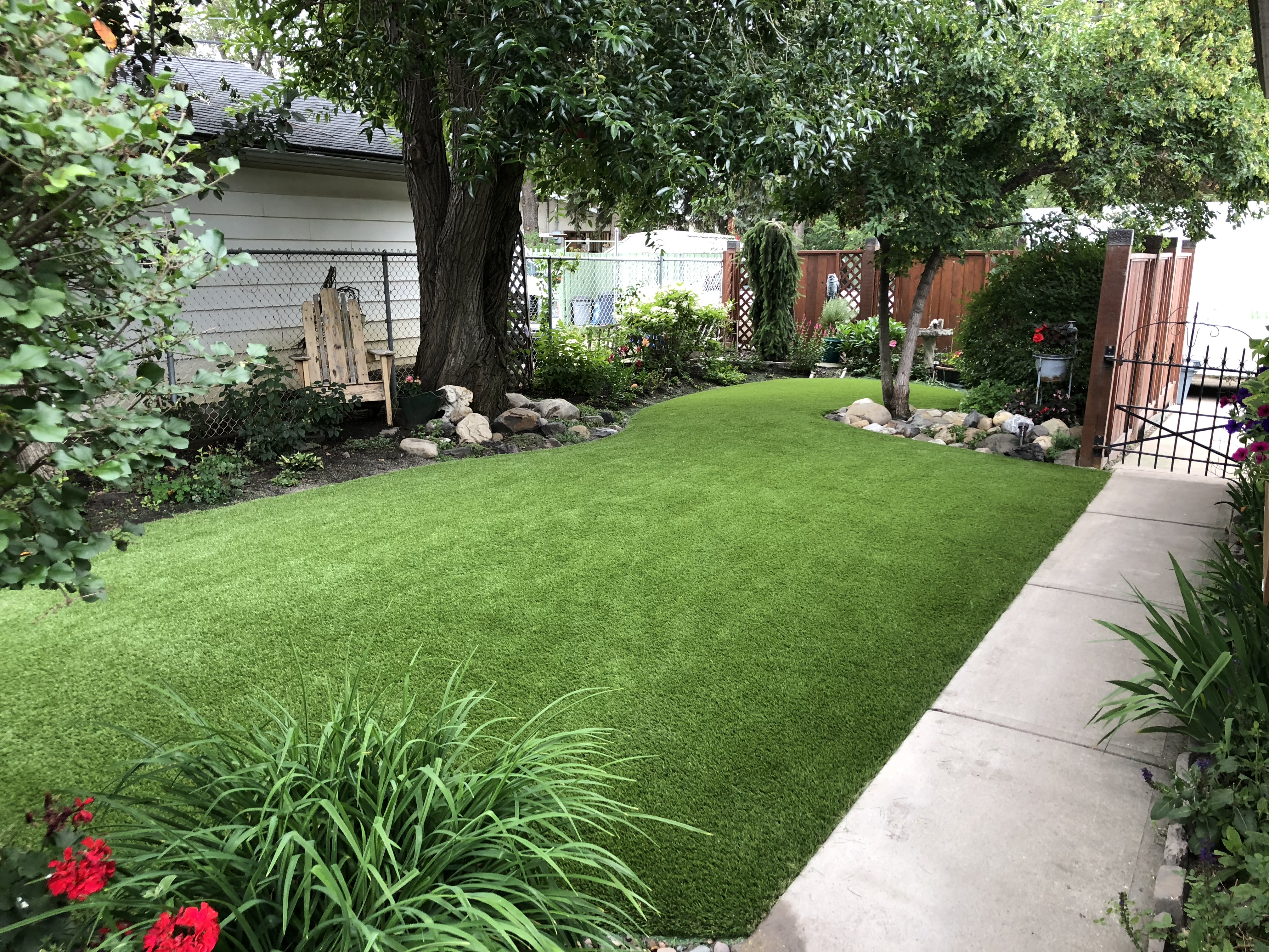 3 Reasons Why You Should Consider Synthetic Grass